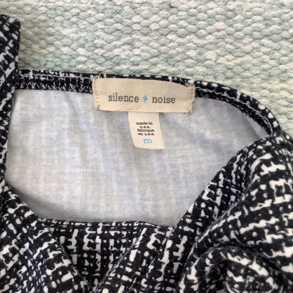 Urban Outfitters Dress - Picture 3 of 8